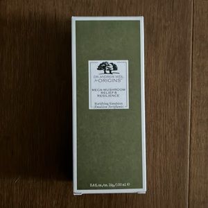 Dr Andrew Weil for Origins Mega-Mushroom Relief & Resilience Fortifying Emulsion